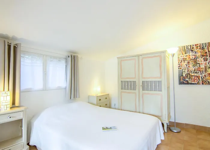 Hébergement de vacances Le Mimosa St Laurent By Interhome